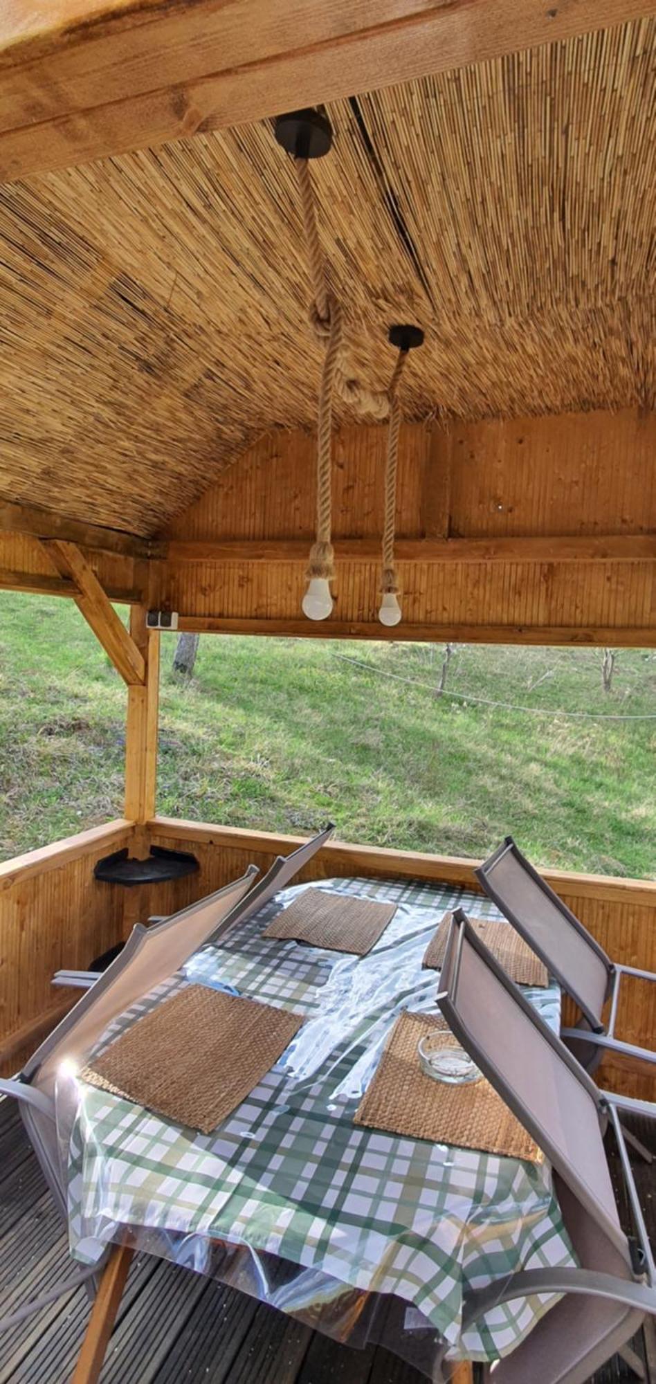 Cabana Din Livada Pucioasa Kültér fotó